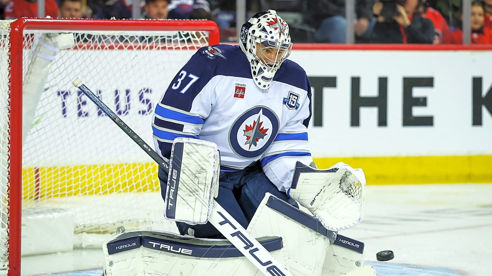 Jets’ struggles go beyond injury to Connor Hellebuyck