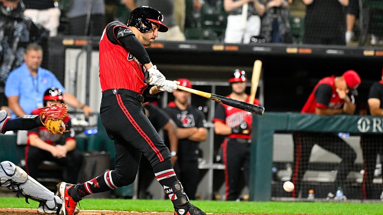 White Sox win on rare walk-off swinging bunt