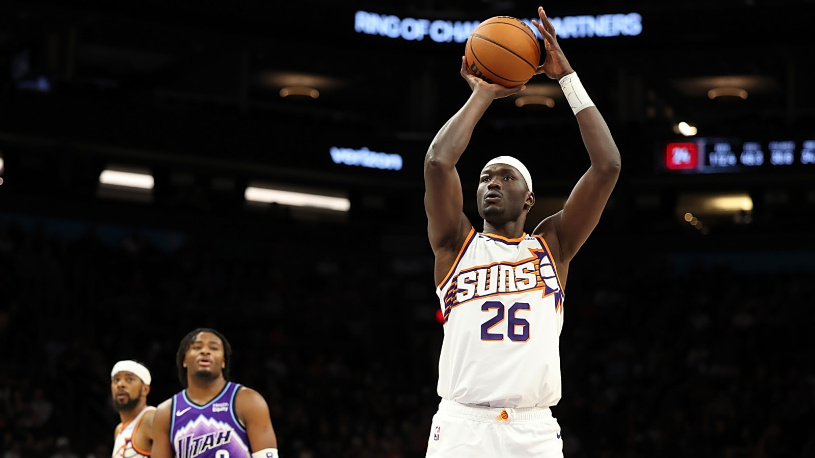 Suns keeping Duop Reath on two-way deal