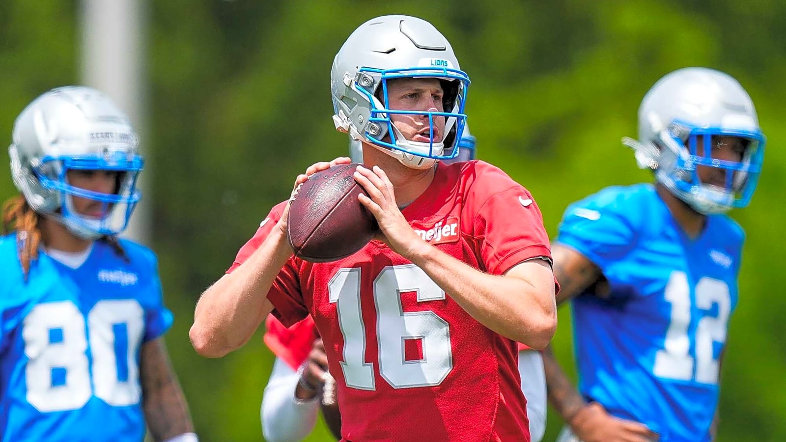 Detroit Lions News: Jared Goff Set to Surpass Ryan Fitzpatrick and Steve Young’s Elite Record in 2025 Season