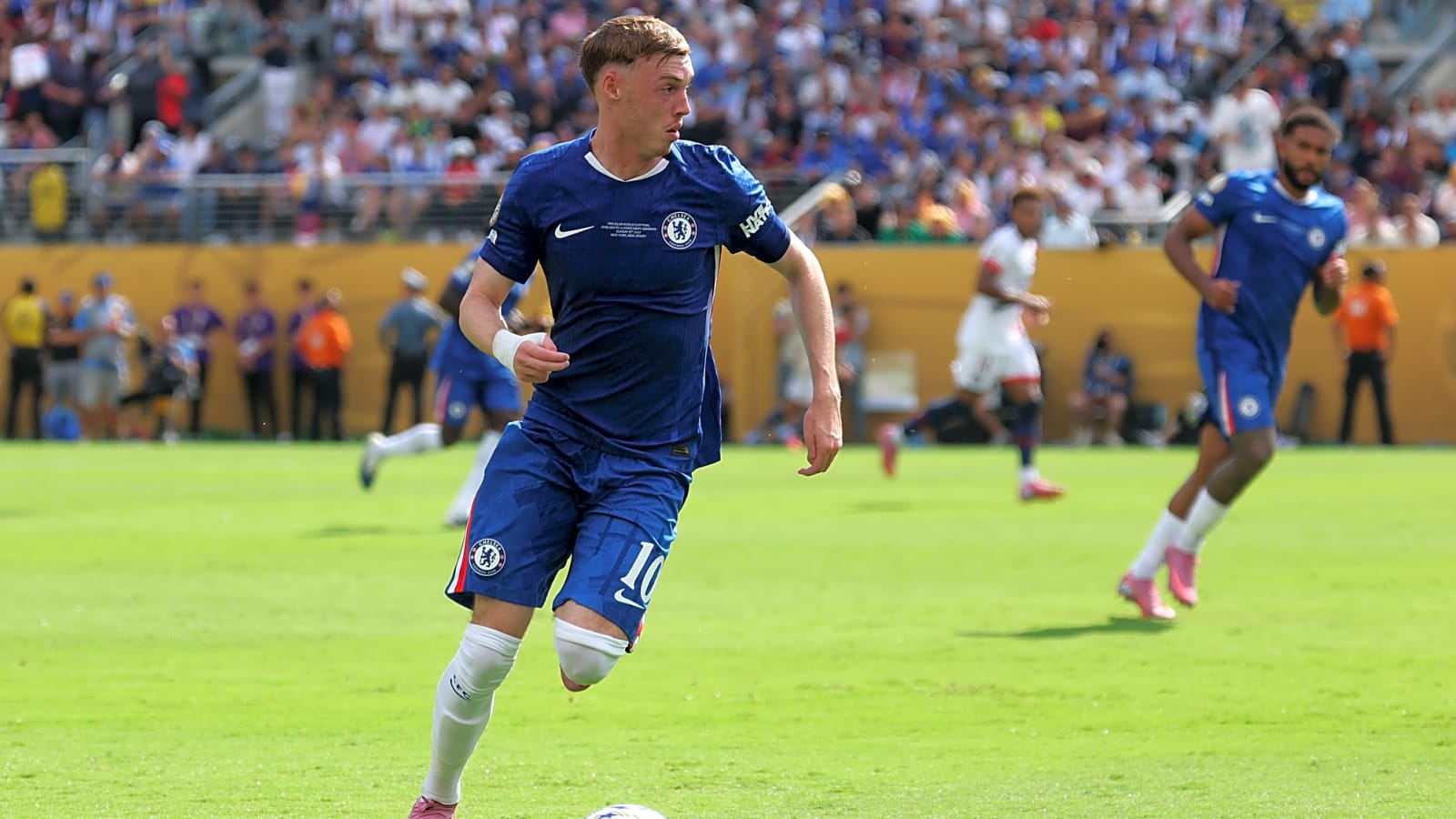 Cole Palmer breaks silence on Manchester United transfer links