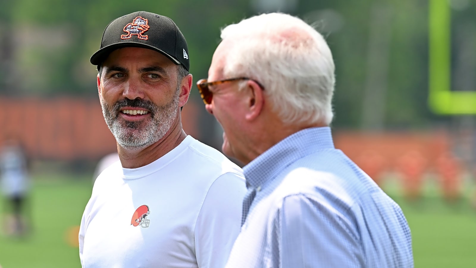 Former Bills QB Doesn’t Like Kevin Stefanski’s Strategy With Shedeur Sanders, Dillon Gabriel, Joe Flacco, and Kenny Pickett