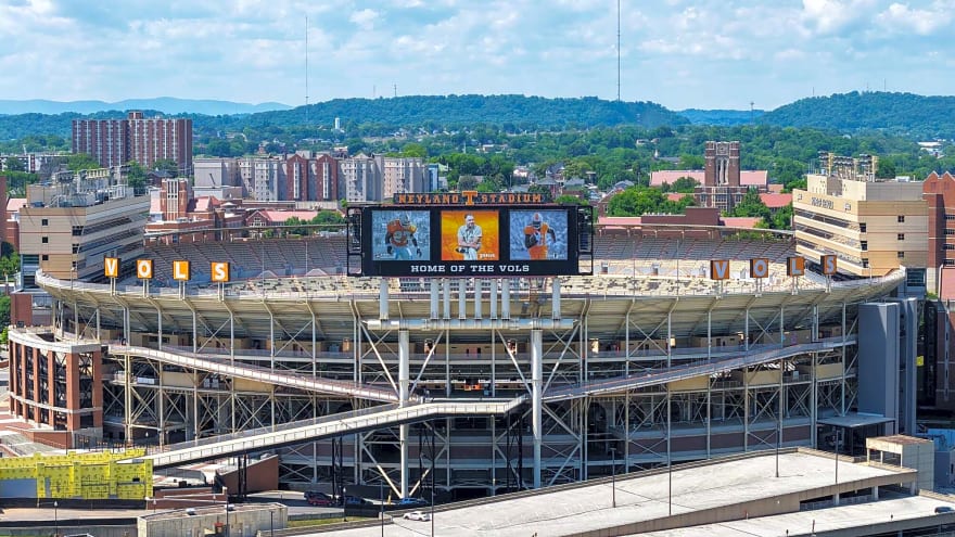 Tennessee slashing alcohol prices at 9 a.m. to fill Neyland early