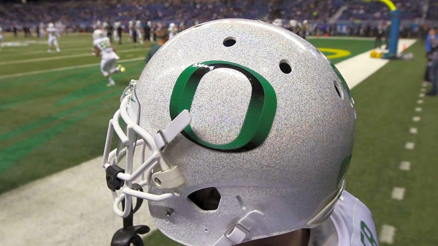 Quarterback targets to know following the Oregon Ducks missing out on five-star signal caller Ryder Lyons