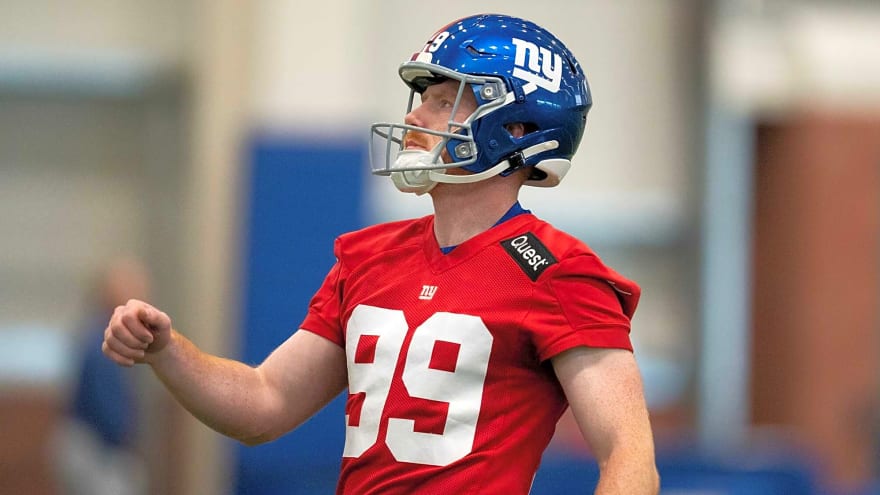Giants kicker has total meltdown in loss to Broncos