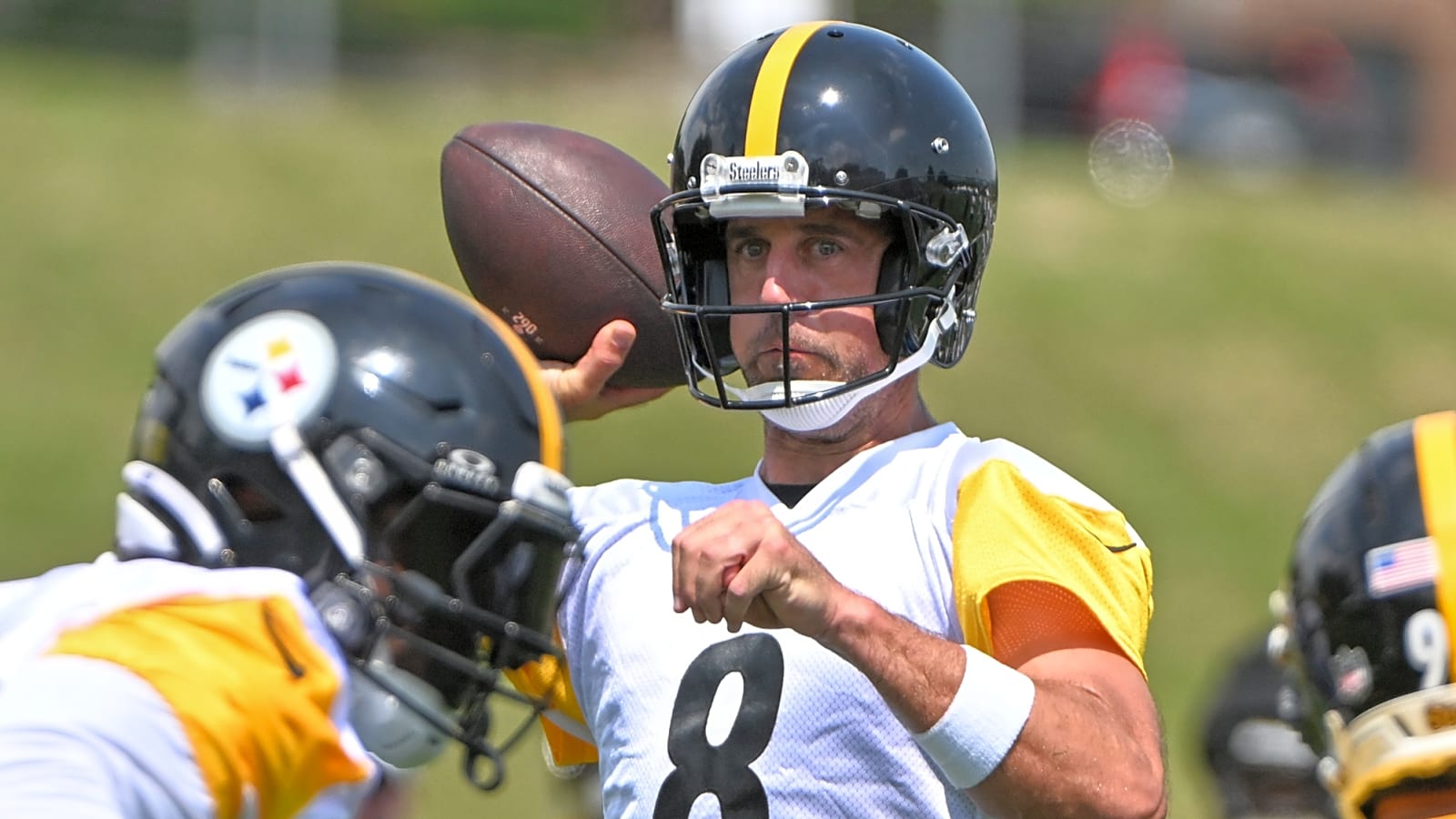 Aaron Rodgers Struggles in Pittsburgh? Time to Panic or Chill?