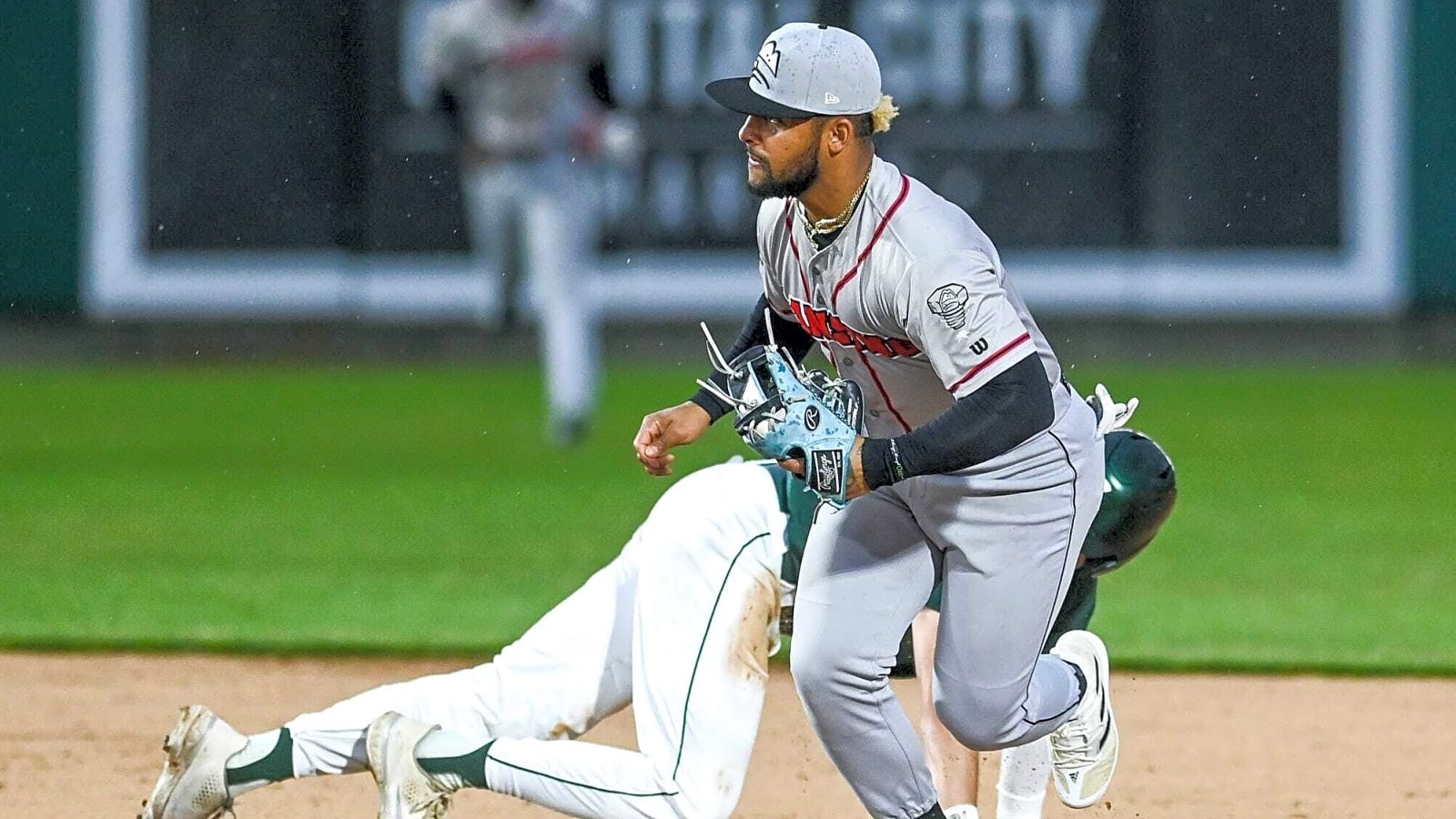 Angeles grand slam slams door in Aviators 13-4 win over Bees