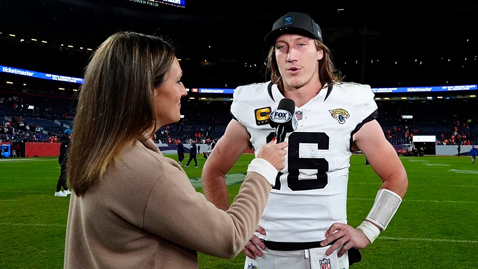 Jaguars take down top-seeded Broncos, 34-20