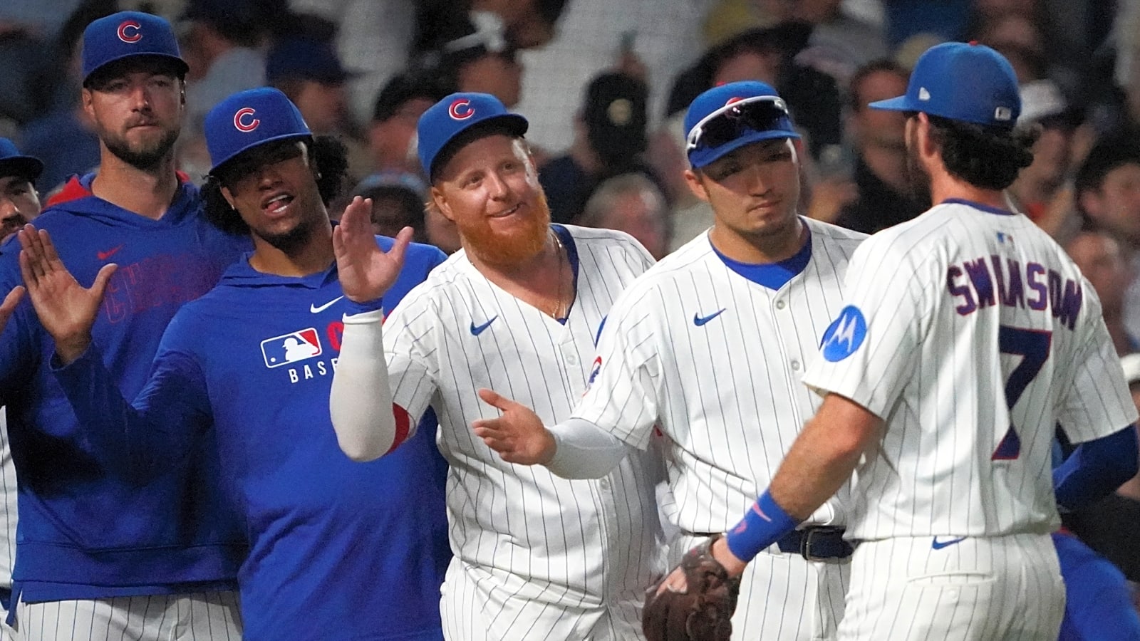 Cubs blast Brewers in series opener, extend NL Central lead 