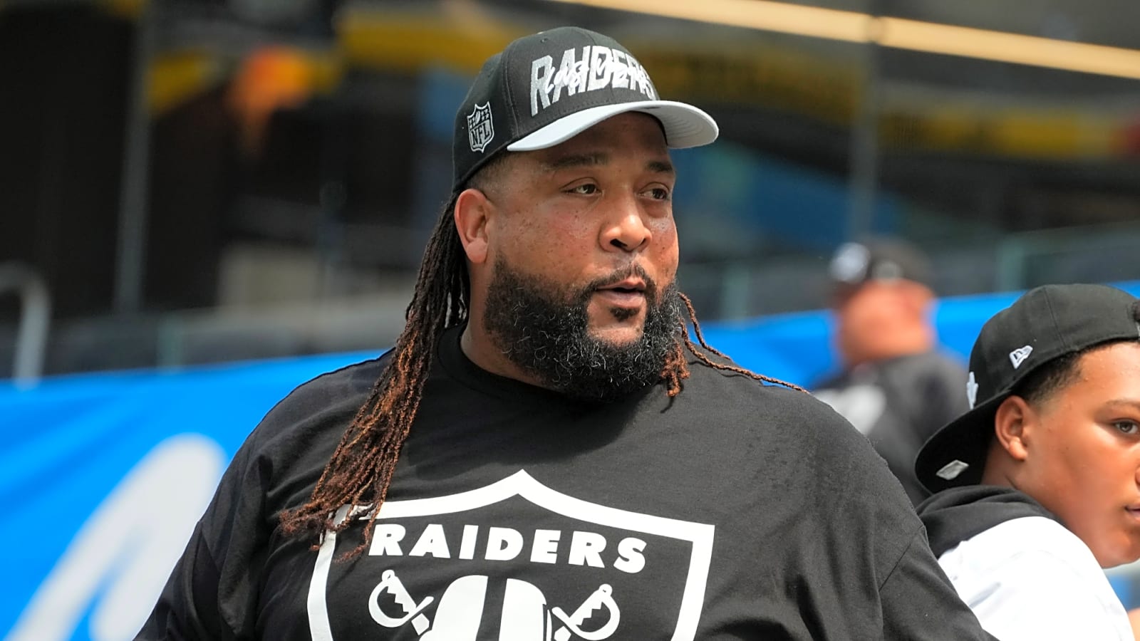 Donald Penn Challenges Raiders O-Line to Get 'Tougher, Nastier' in 2025