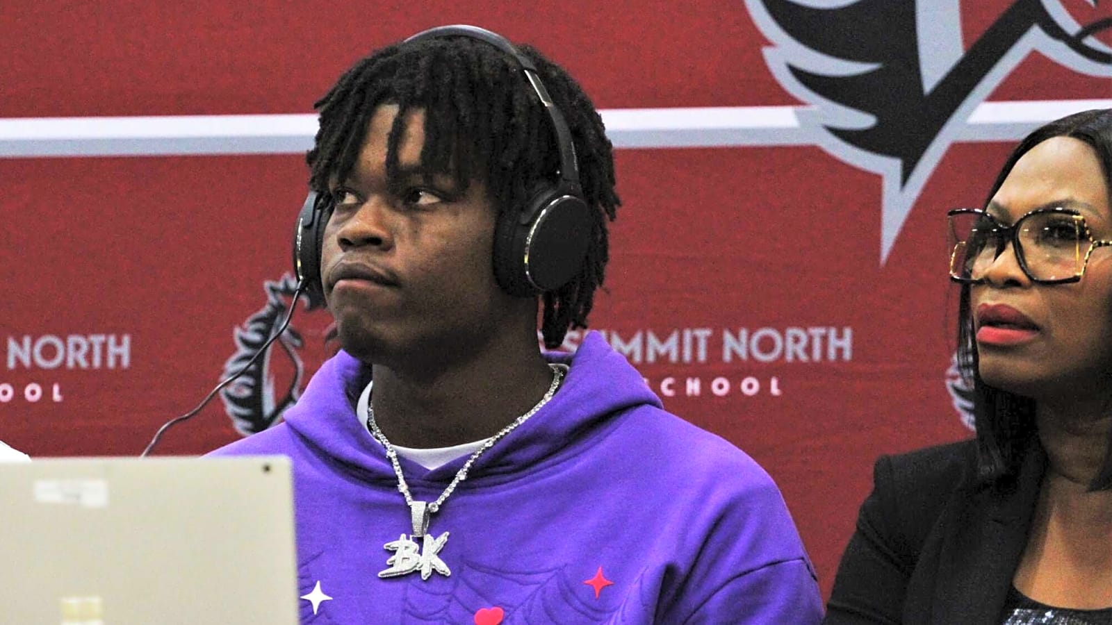 Former 5-Star DL Could Be the Answer to This Teams Only Defensive Problem