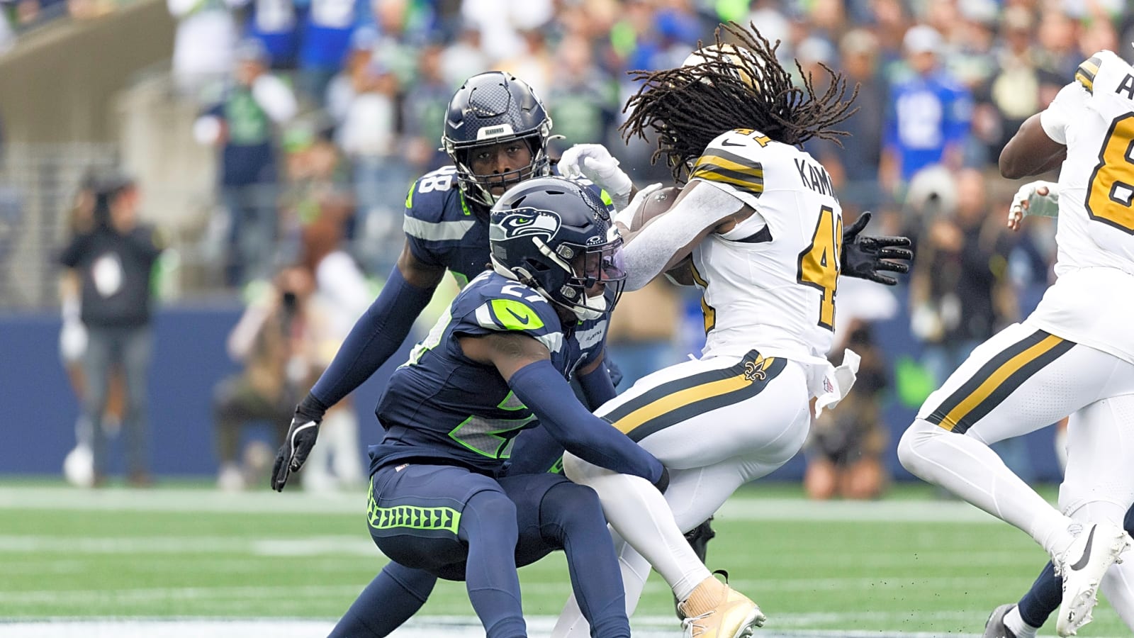 A surprising team with a hot start and NFC heavyweights among five NFL teams that should closely monitoring Seahawks cornerback Riq Woolen amid trade rumors