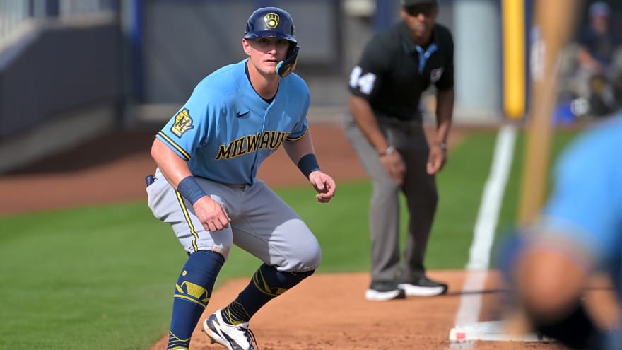 Milwaukee Brewers: Andrew Vaughn gets insultingly low ranking on top-30 first basemen list