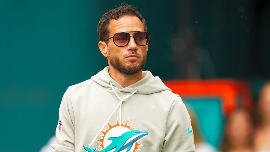 Mike McDaniel used one word to explain what he needs from the Dolphins’ QB — and it guarantees an entertaining offense for better or worse