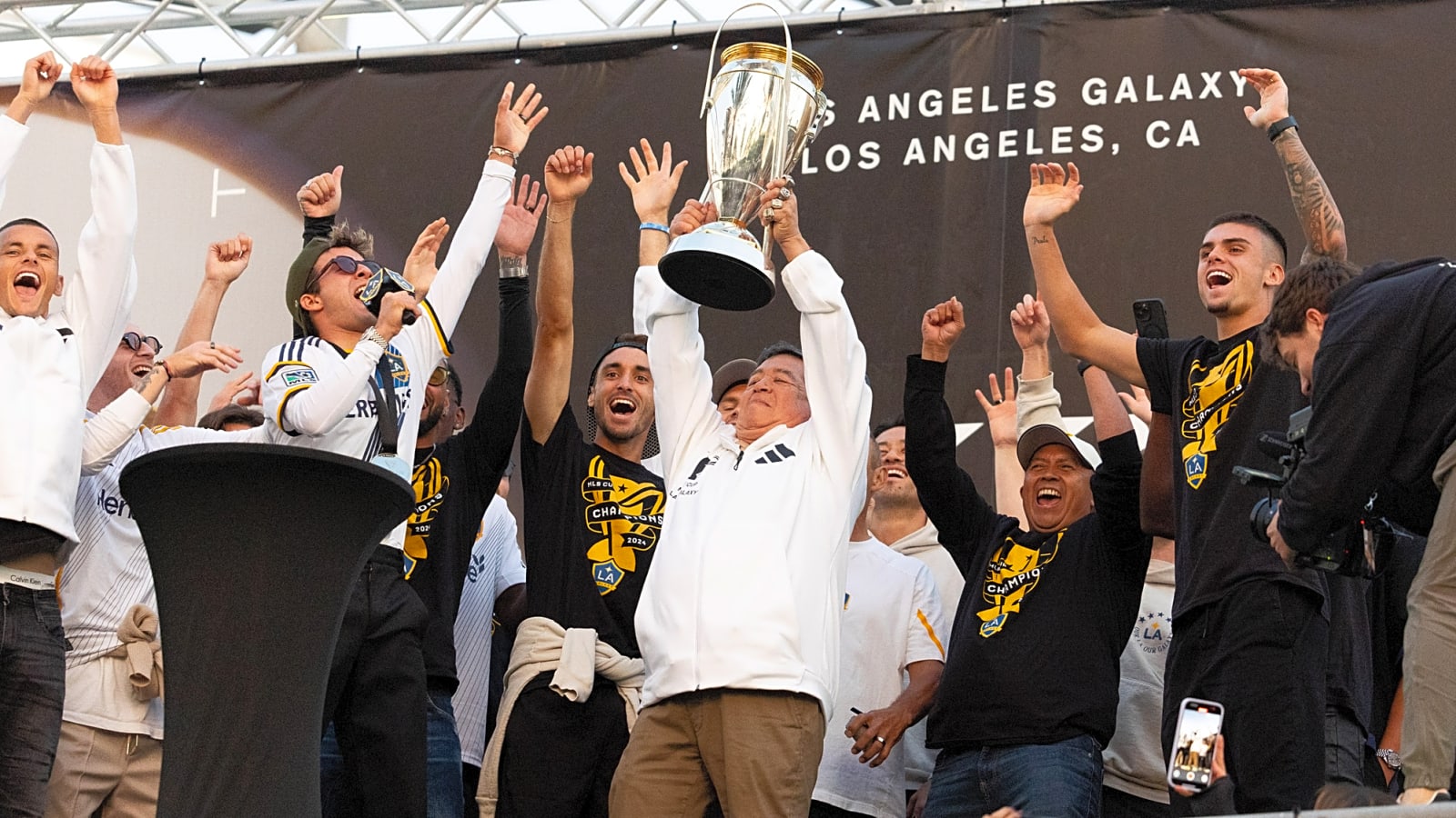 First to flop: What's wrong with MLS defending champion L.A. Galaxy?