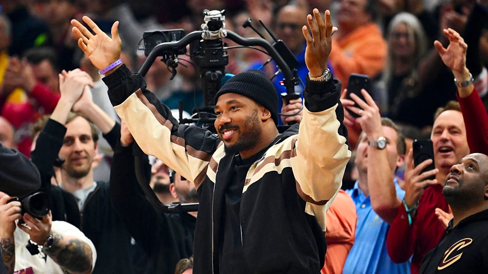 Rams Acquire Myles Garrett in Blockbuster Trade With Browns