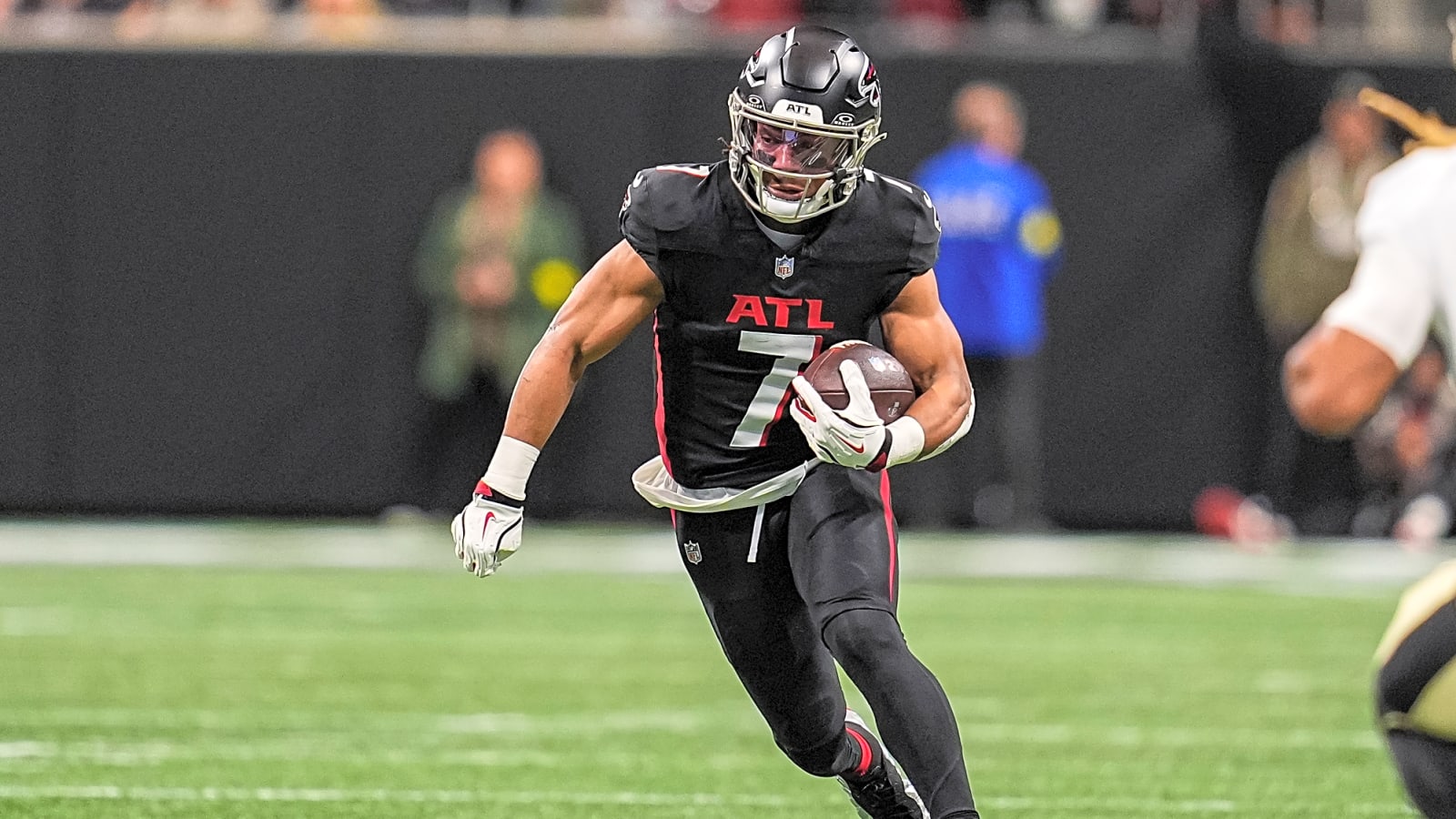 Schefter: ‘Huge RB Deals’ Coming For Bijan Robinson, Jahmyr Gibbs & De’Von Achane