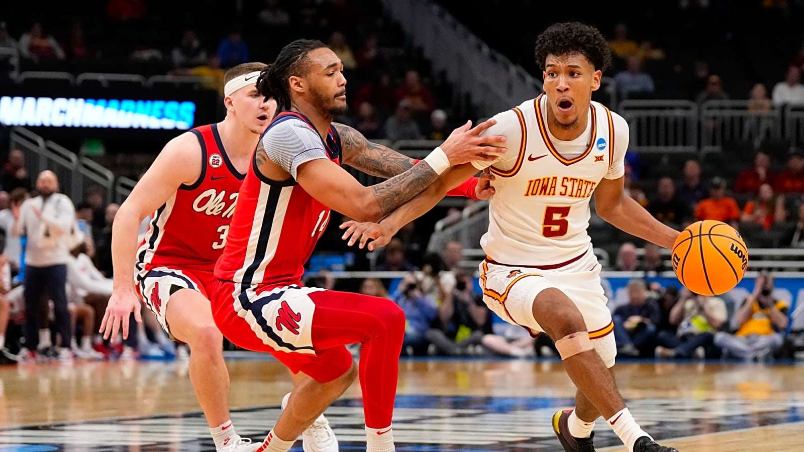 Nuggets, Curtis Jones agree to two-way deal