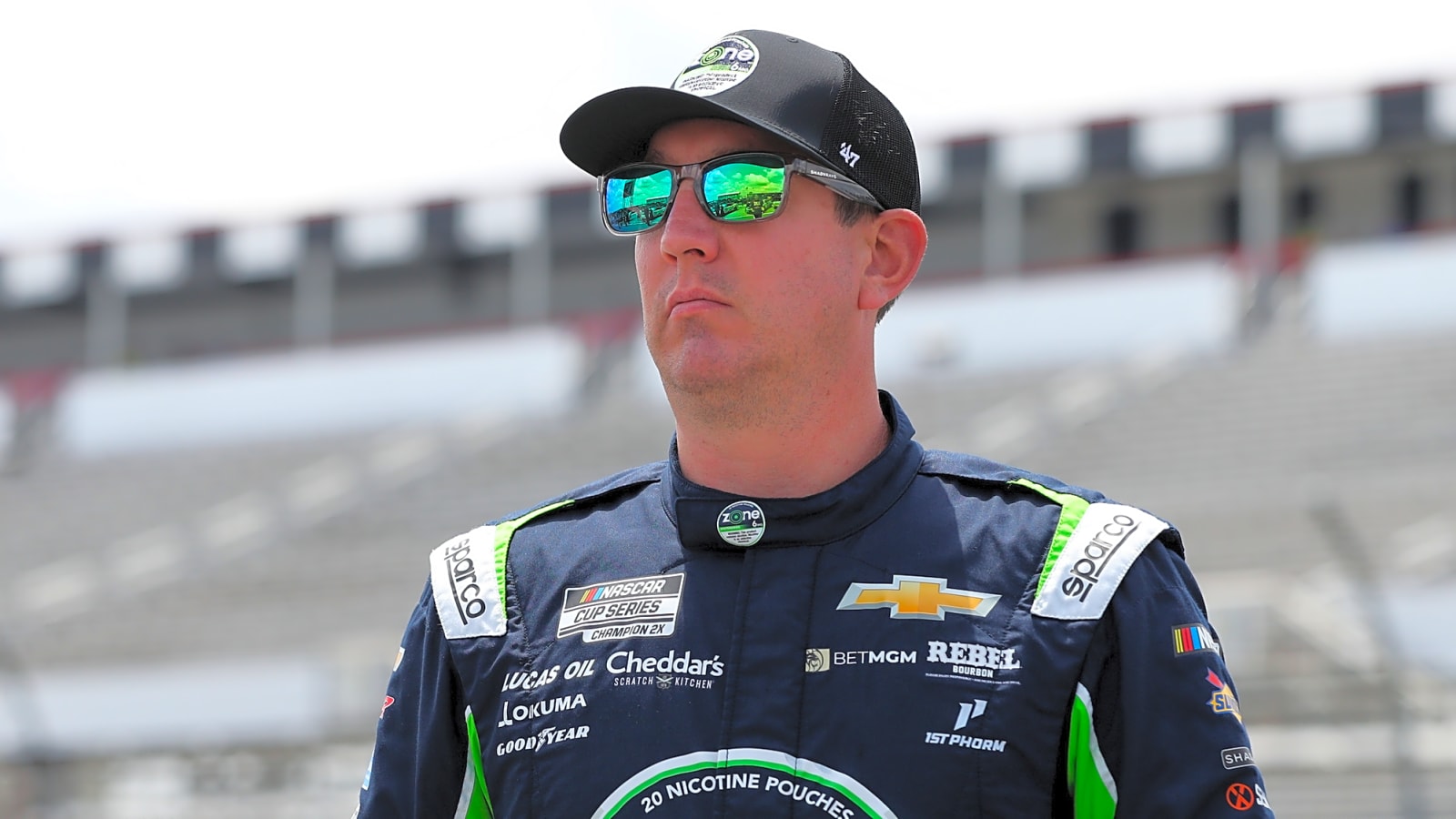 Kyle Busch suffers hard crash during NASCAR practice at Iowa