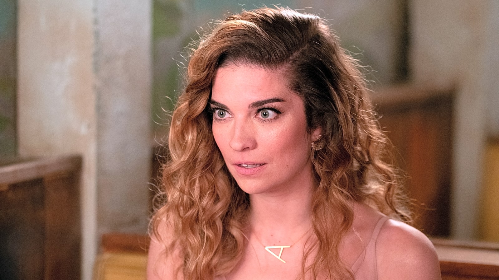 Annie Murphy says she is never going to "stop trying to manifest" more &#39;Schitt&#39;s Creek&#39; 