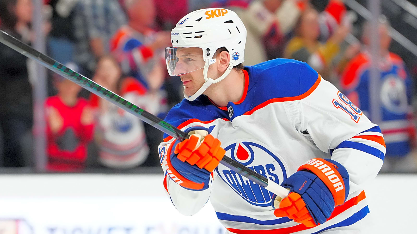 Zach Hyman invites Mark Messier to visit Oilers after Mike Babcock comments