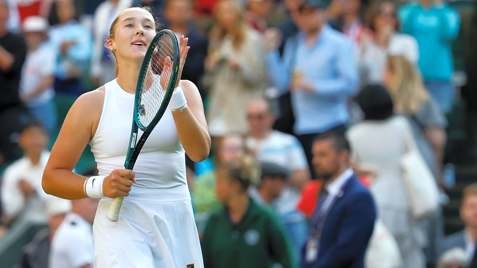 'You&#39;d better win this game ' – Mirra Andreeva&#39;s hilarious sideline support to coach Conchita Martinez lights up Wimbledon