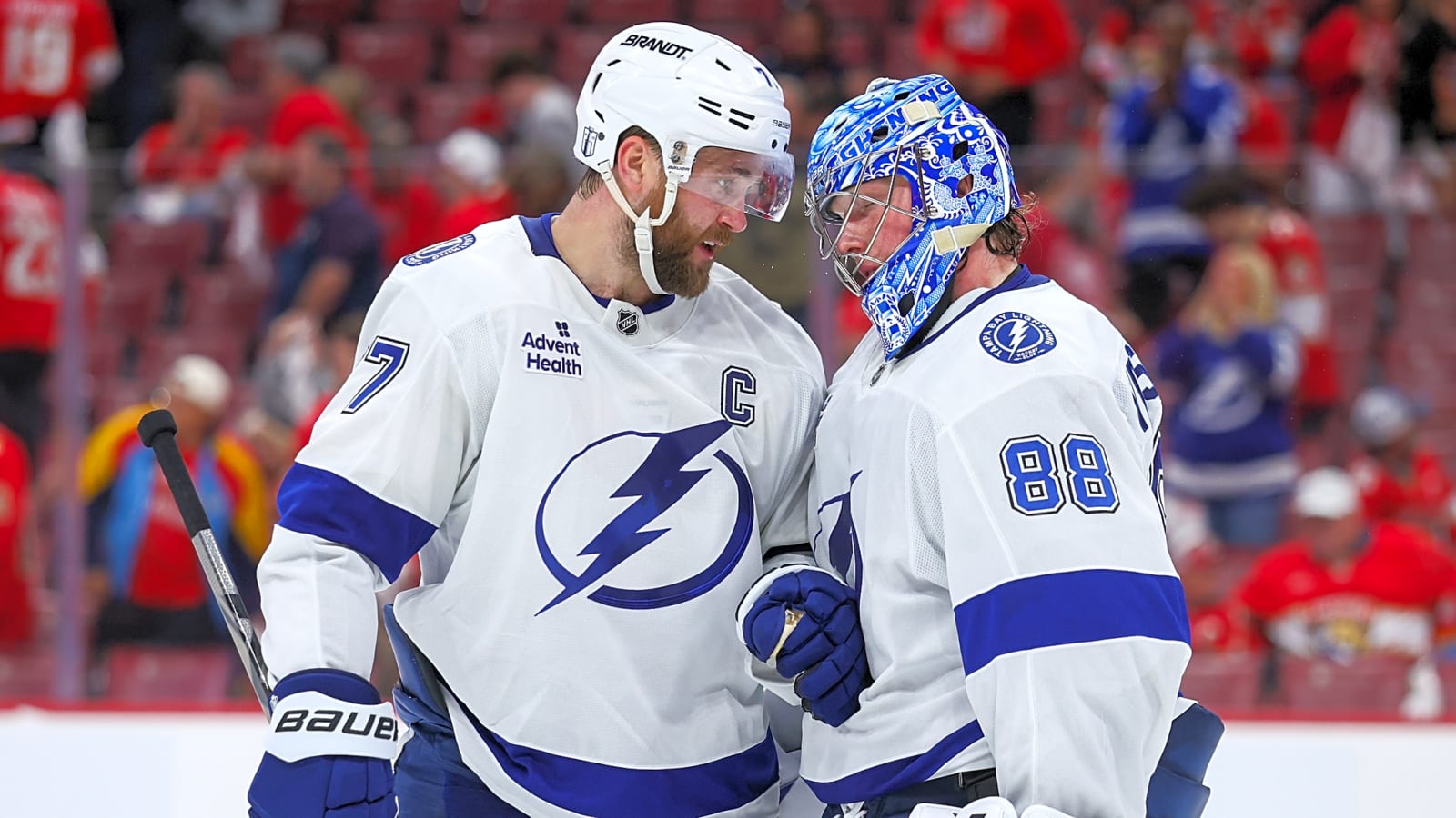 Victor Hedman Reveals the Severe Injury He Battled Through the Playoffs vs Panthers