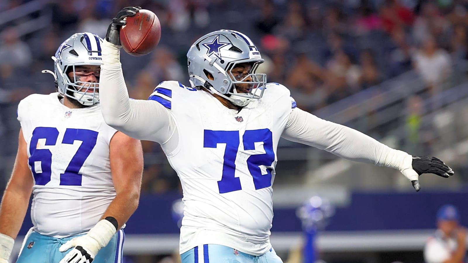 Cowboys Releasing Veteran OT La’el Collins
