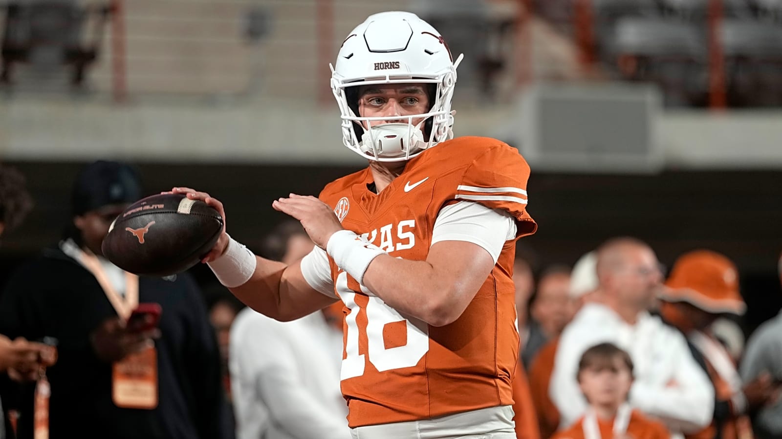 Analyst says Manning, Texas have ‘no excuse’ not to win national title