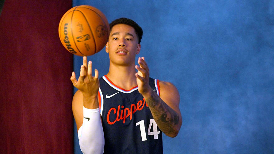 Clippers Exercising Niederhauser’s Third-Year Option