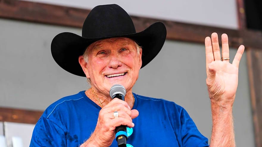 'Wrong of Me': Terry Bradshaw Explains Why He Missed Steelers Owner Art Rooney’s Funeral in Regretful Statement