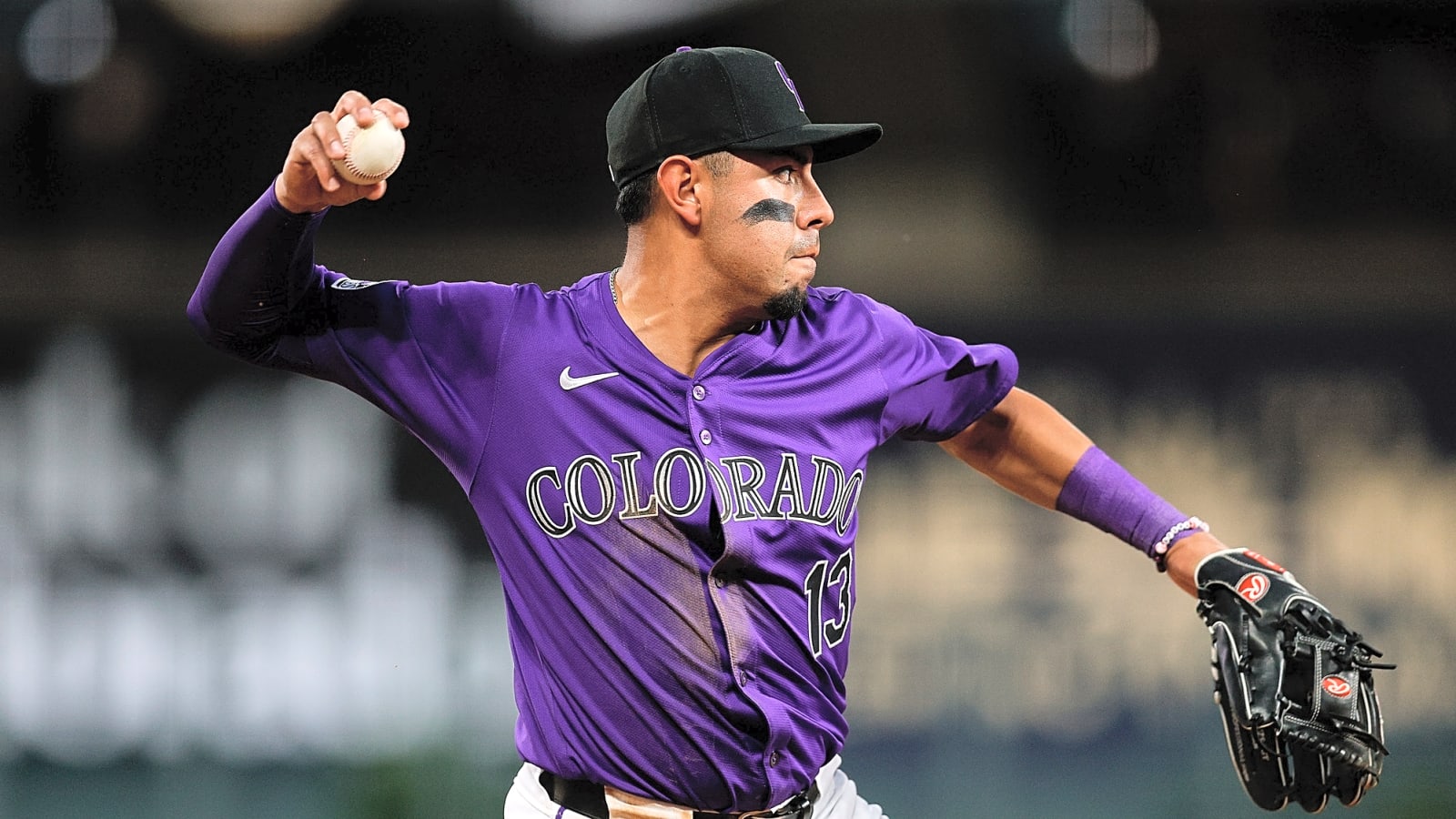 Veteran infielder Alan Trejo elects free agency