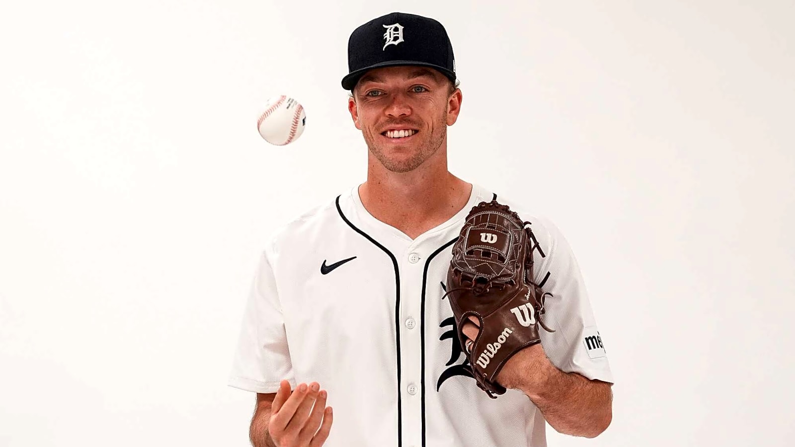 Tigers promote Chase Lee for MLB debut