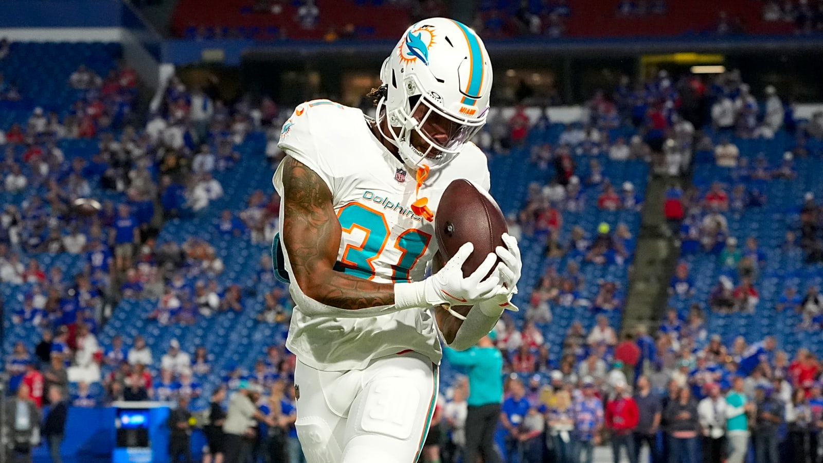 Gordon Makes Case for Bigger Role in Dolphins’ Backfield