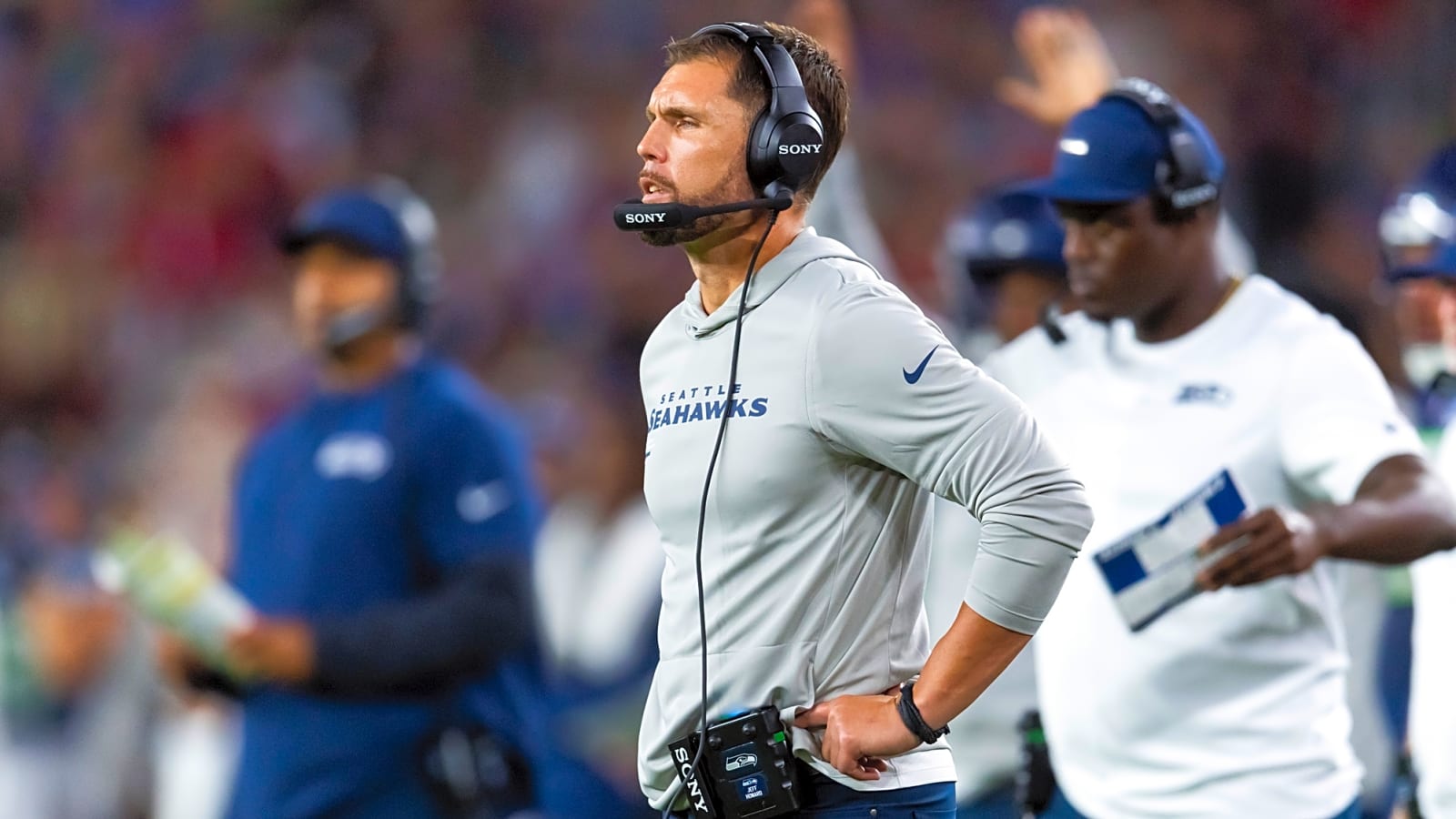 Raiders To Interview Seahawks’ Jeff Howard For DC