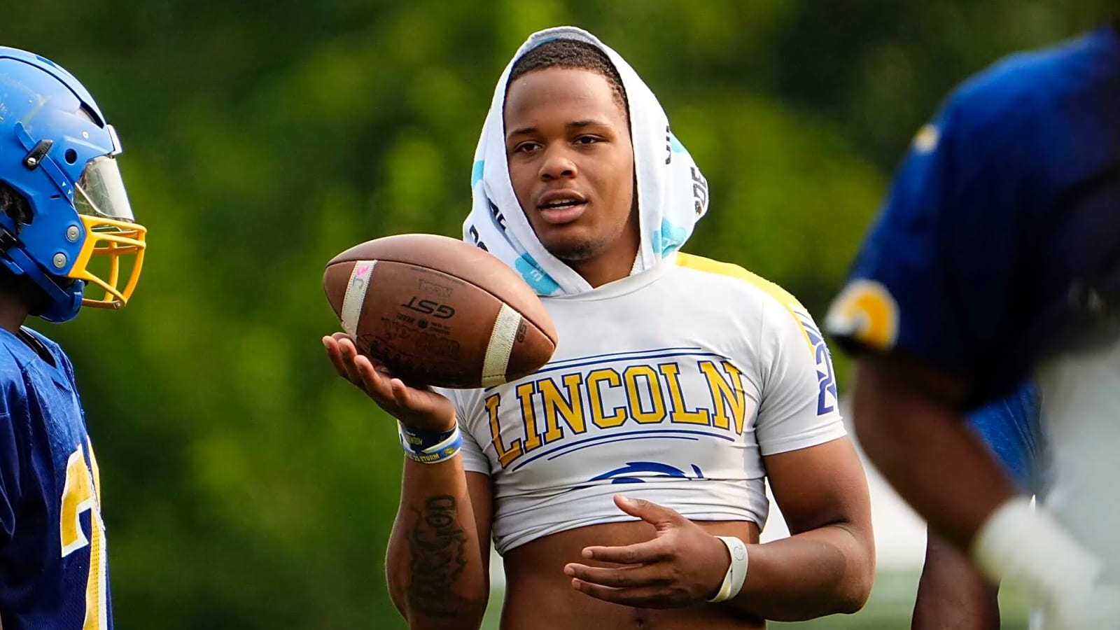 Injuries Knock West Virginia RB Diore Hubbard Out of Game