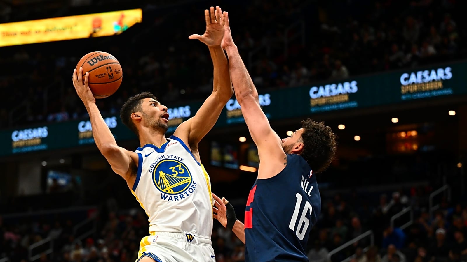 Warriors player tried an unusual shooting technique during a game