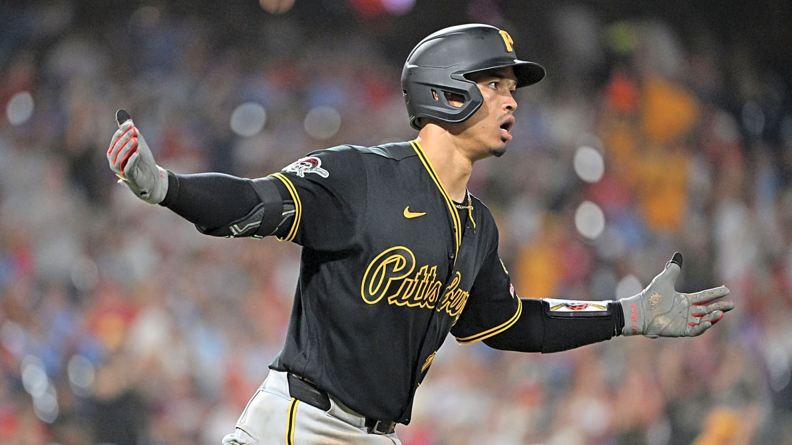 Pirates’ Endy Rodriguez Has Season-Ending Hip Surgery
