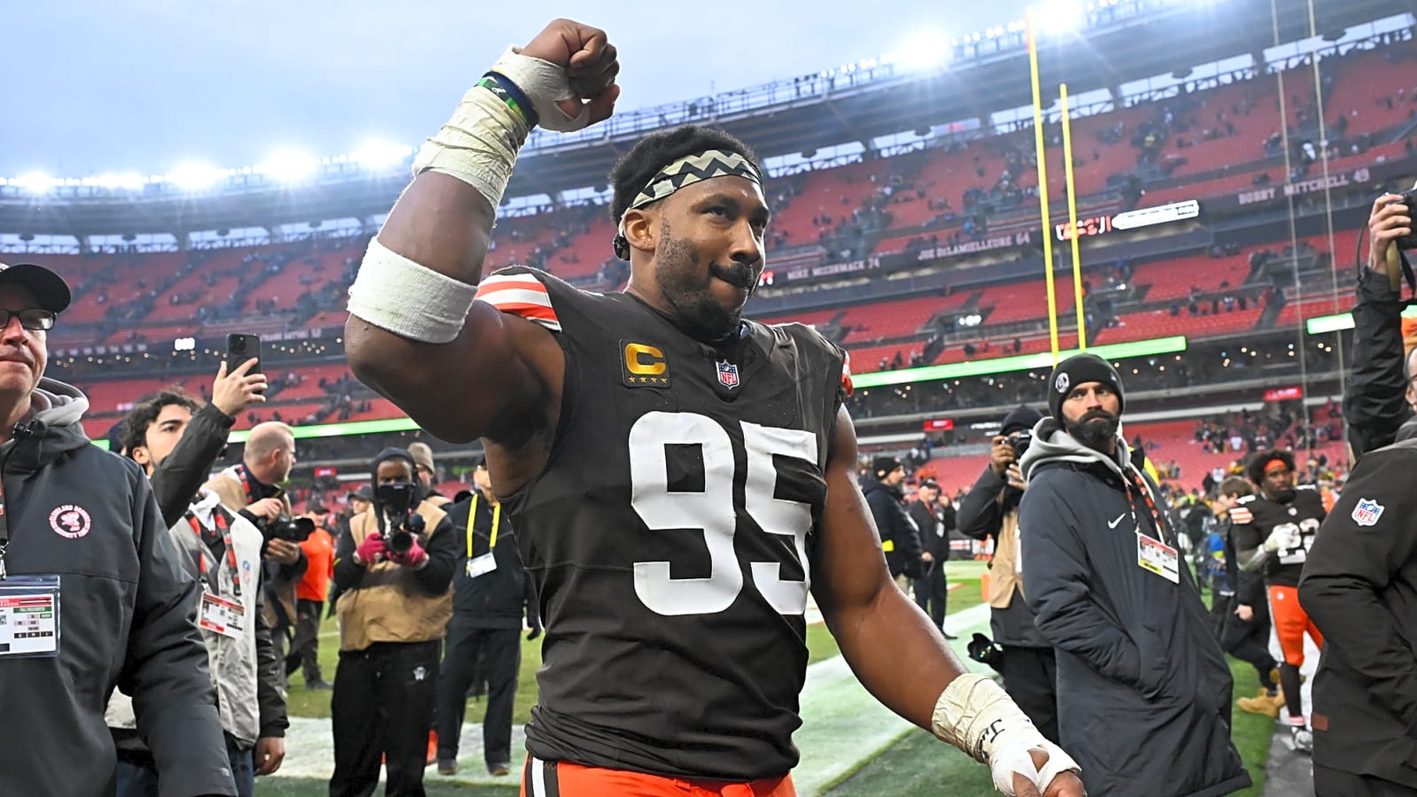 Browns making promises to reporters amid Myles Garrett trade rumors?