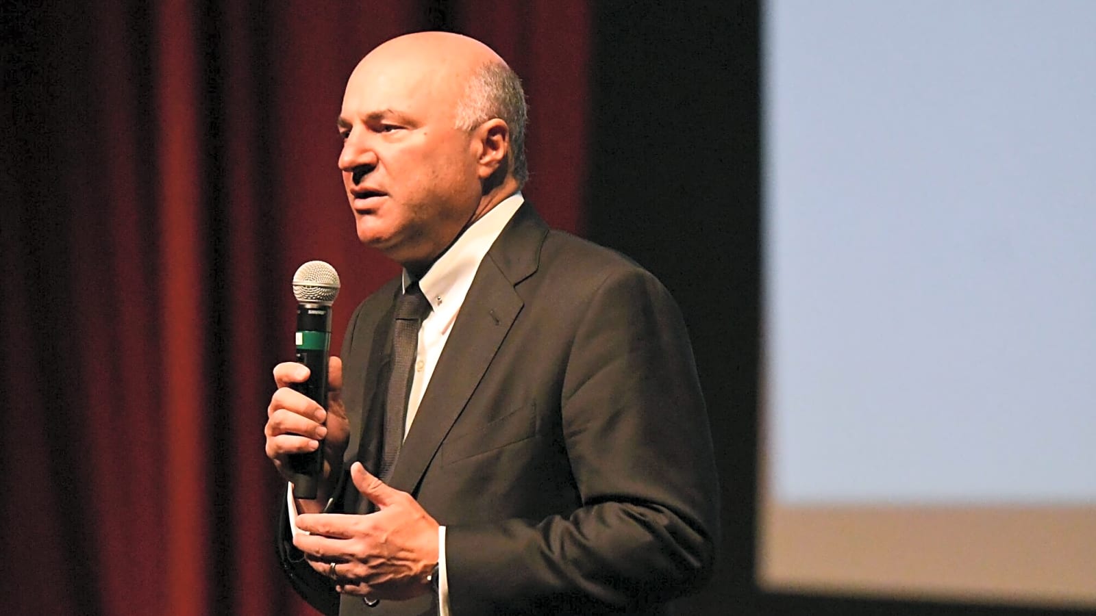  Kevin O’Leary Was Mystery Bidder For Kobe Bryant-Michael Jordan Trading Card