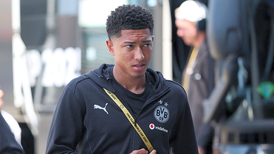 Man United considering £44m January offer for priority target who is the ‘full package’