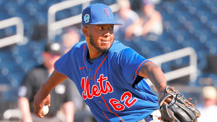 Padres Outright Daison Acosta