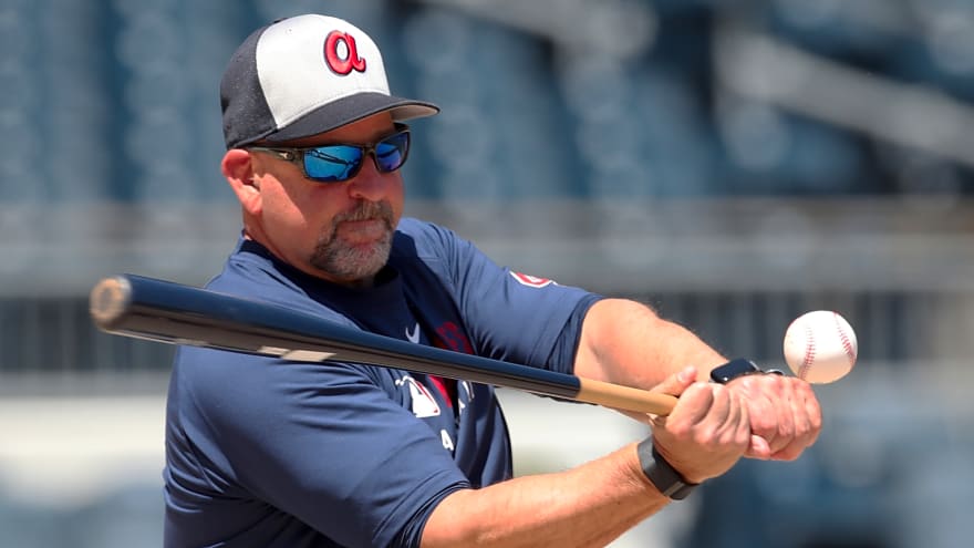Braves finalize 10 member coaching staff