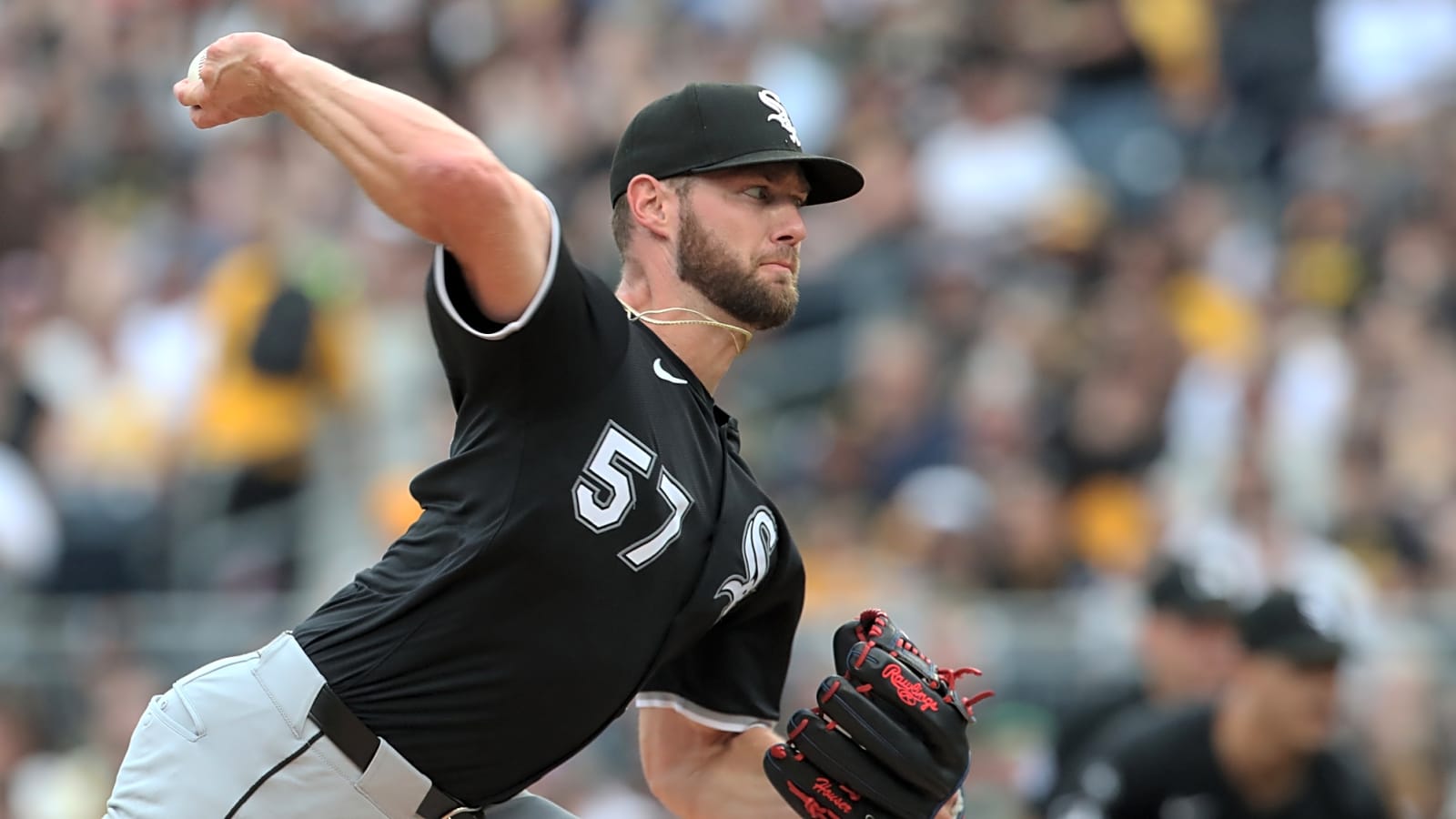 Cubs reportedly interested in reunion with right-hander