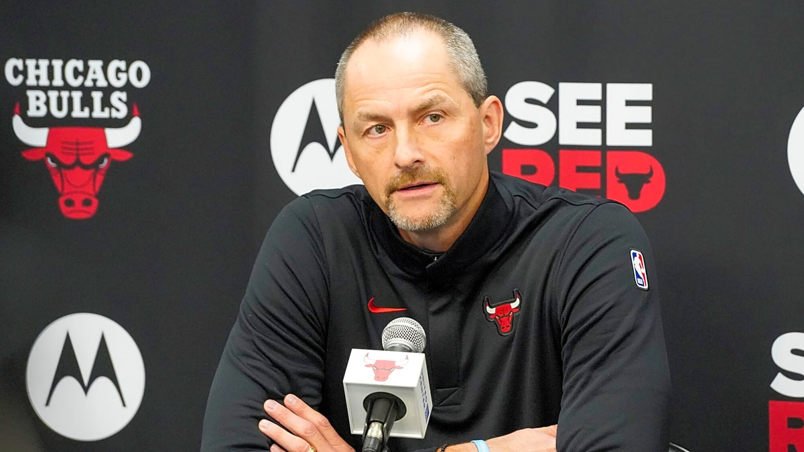 Bulls hire Arturas Karnisovas replacement