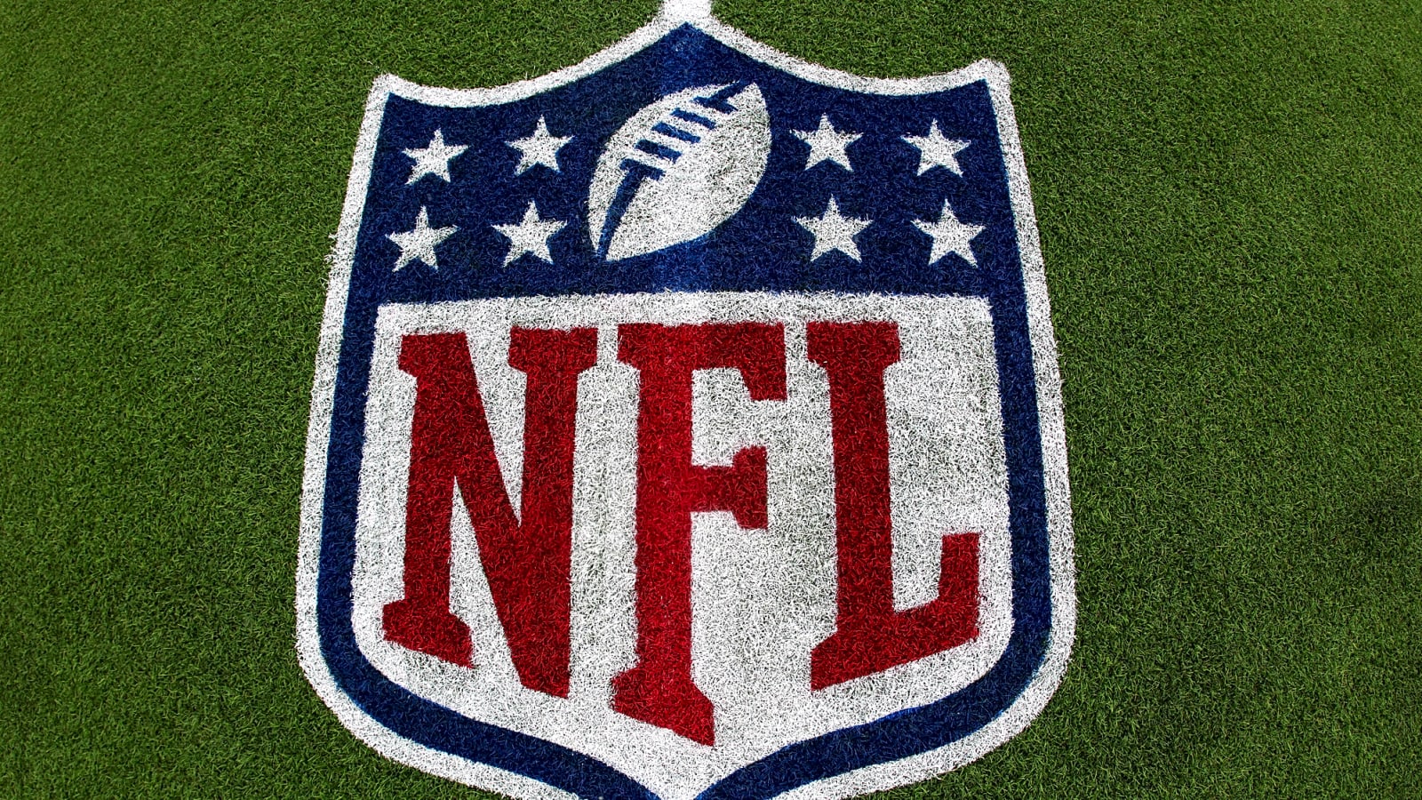 NFLPA names David White interim executive director