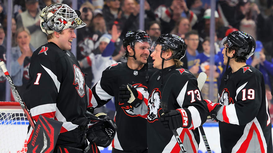 Sabres take over first place with win vs. Lightning