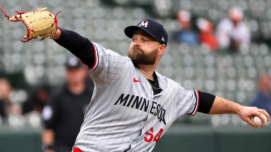 Mets showing interest in Twins lefty reliever