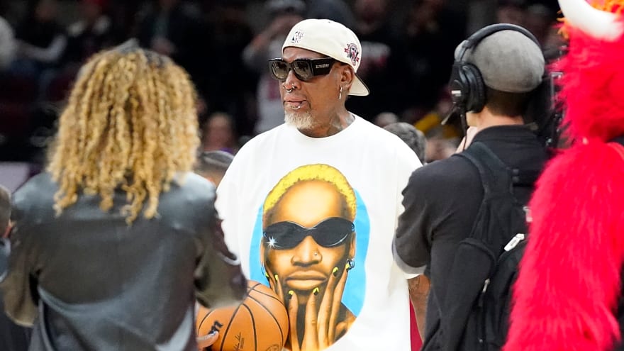 Michael Jordan Knew Dennis Rodman Wouldn’t Return To Bulls On Time When He Took In-Season Vacation To Las Vegas With Carmen Electra: ‘You Ain’t Gonna Get That Dude Back In 48 Hours’