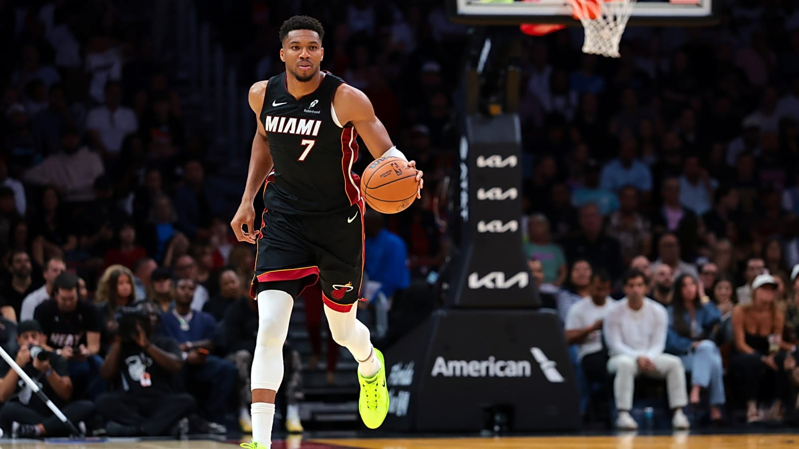 Dwyane Wade offers a warning to Giannis Antetokounmpo